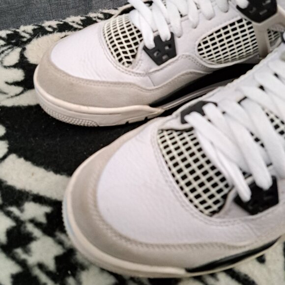 Size 6.5Y Nike Air Jordan 4 Retro Mid Military Black - Picture 8 of 16